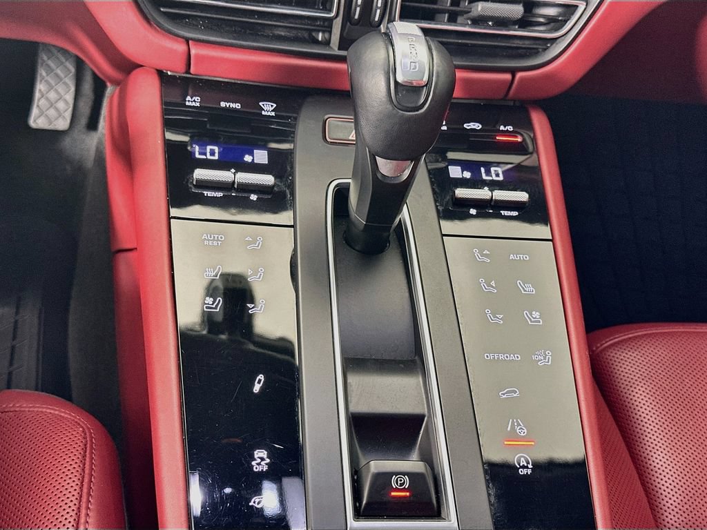 Used 2023 Porsche Macan S AWD/4WD image 16