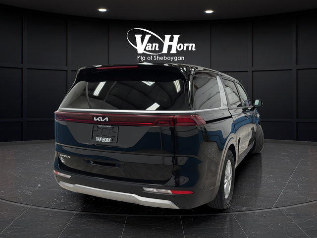 Used 2024 Kia Carnival LX FWD image 7