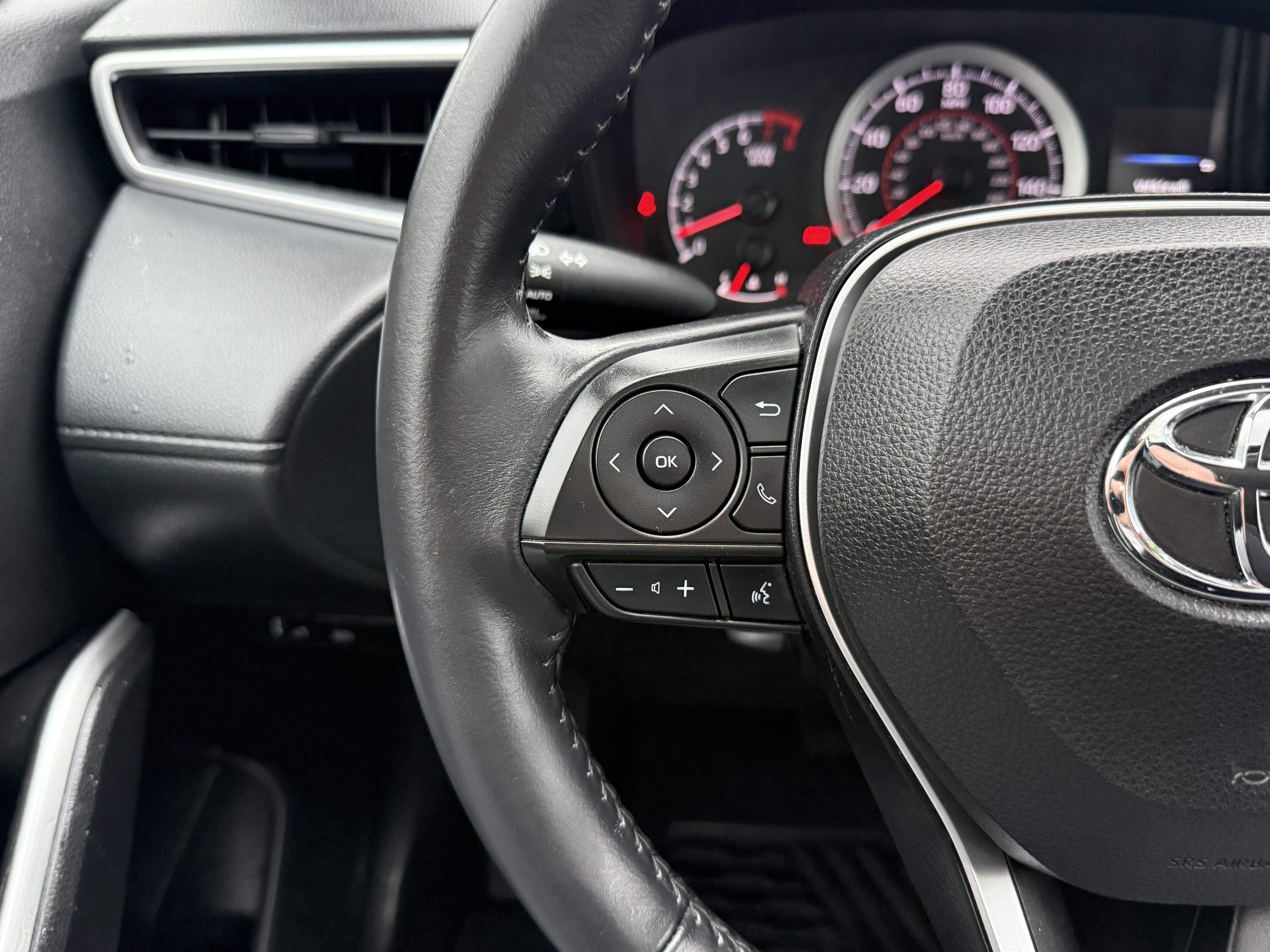 Used 2022 Toyota Corolla Cross LE w/ Moonroof Package image 14