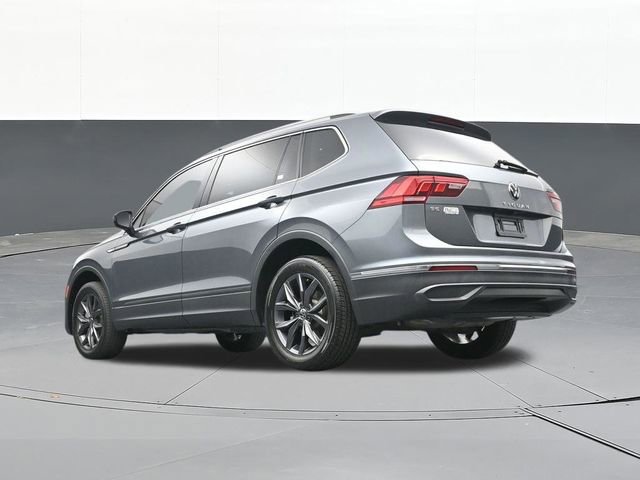 Used 2022 Volkswagen Tiguan SE image 48