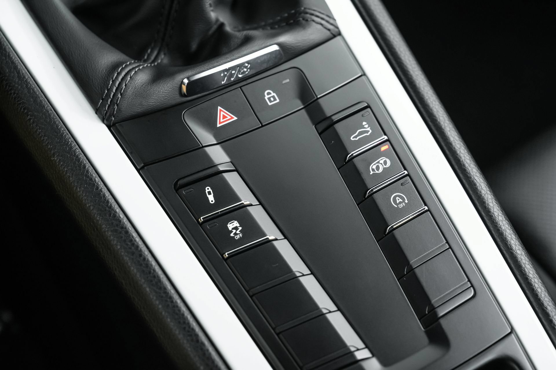 Used 2025 Porsche 718 Cayman RWD image 22