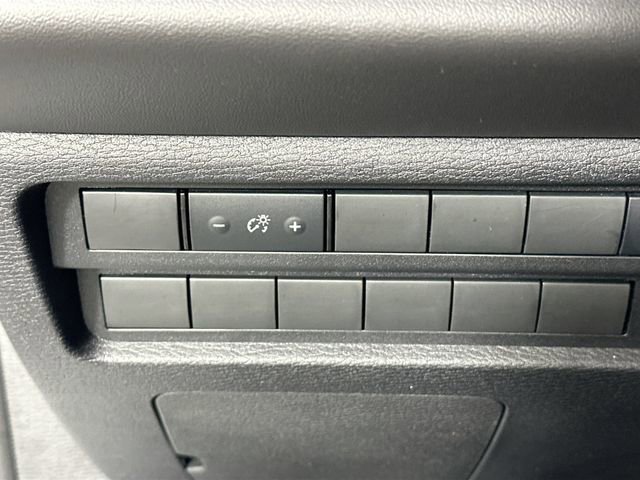 Used 2024 Mitsubishi Outlander SE image 23