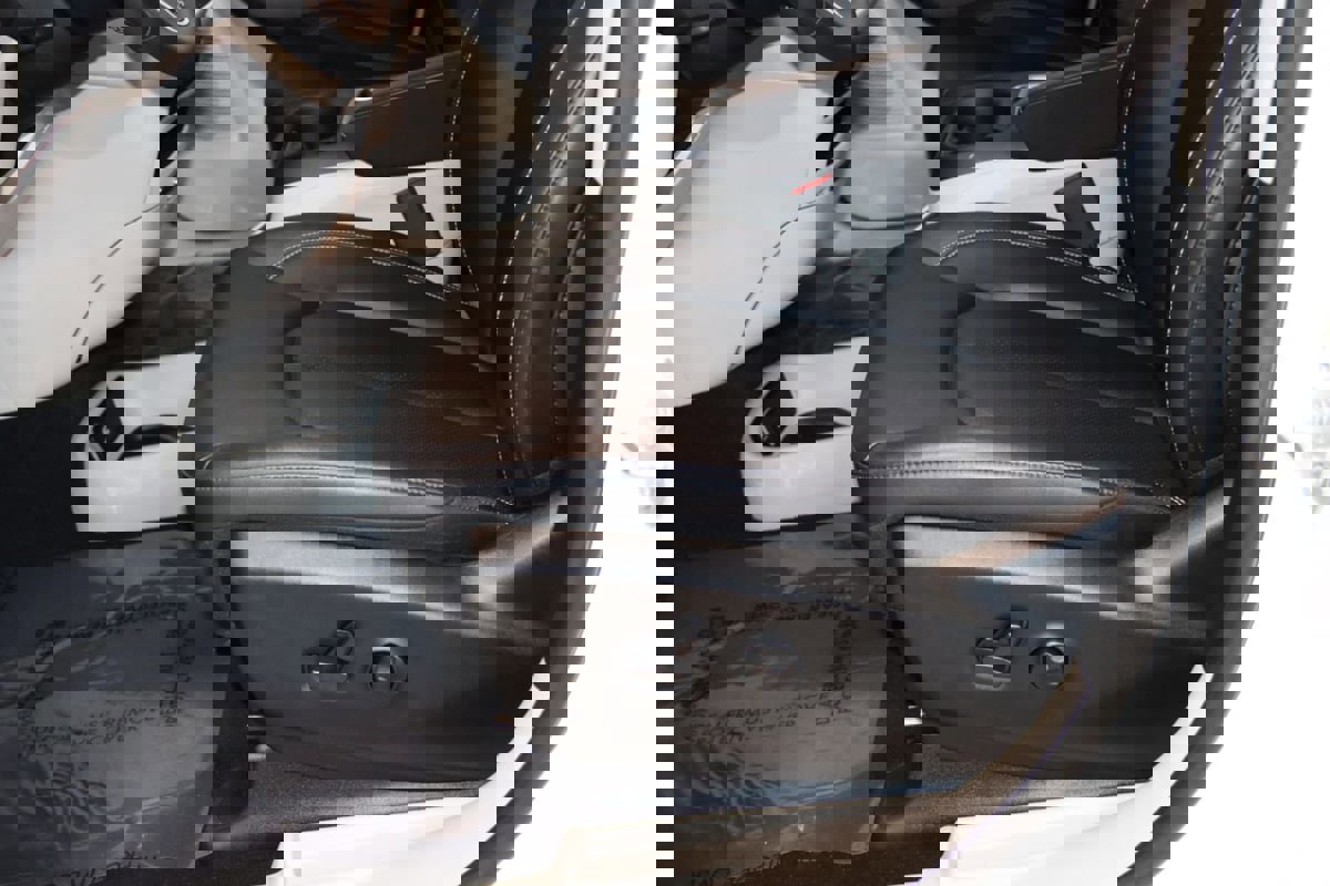 Used 2024 Chrysler Pacifica Touring-L image 33