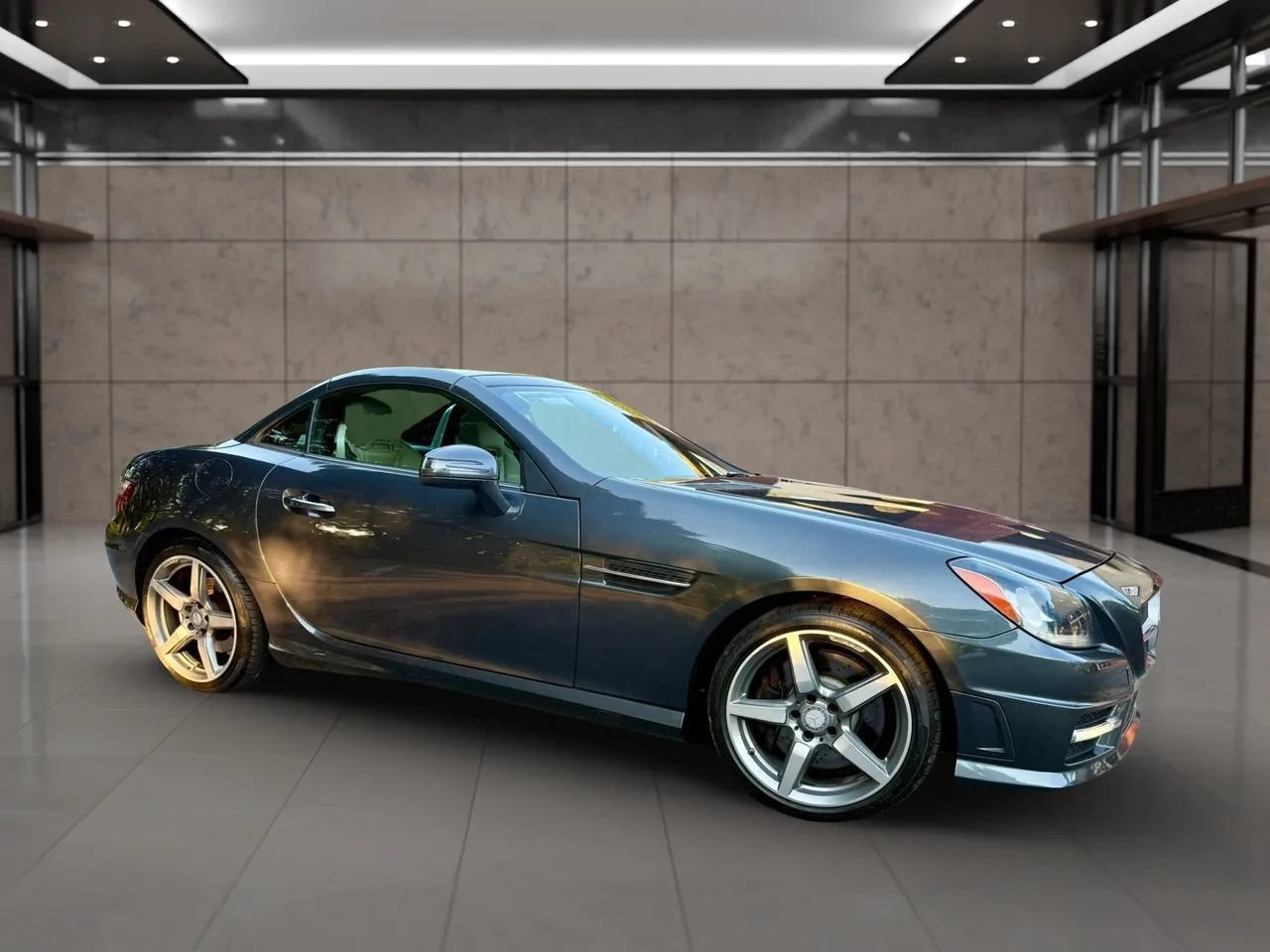 Used 2015 Mercedes-Benz SLK 250 image 11