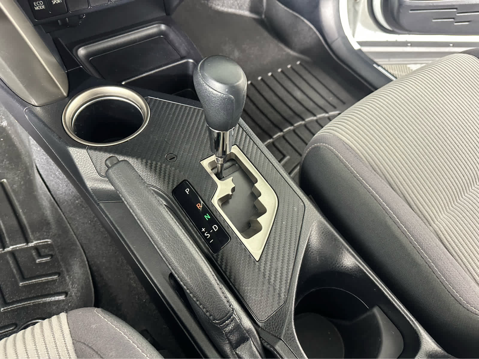 Used 2013 Toyota RAV4 XLE image 14