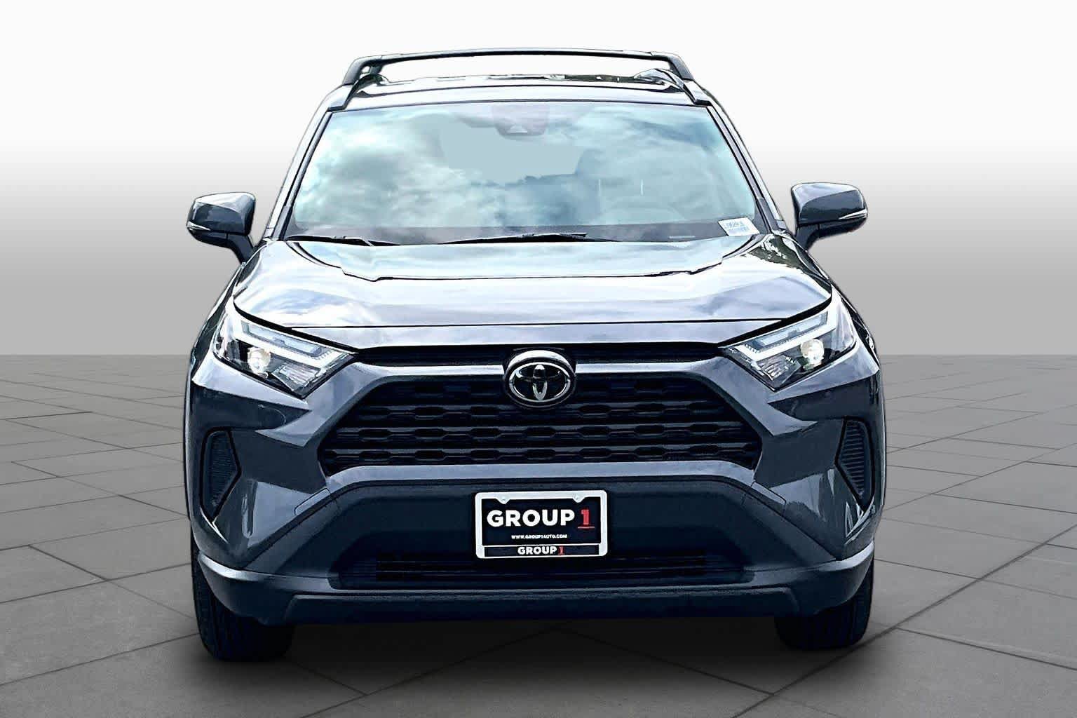 Used 2025 Toyota RAV4 XLE AWD/4WD image 4