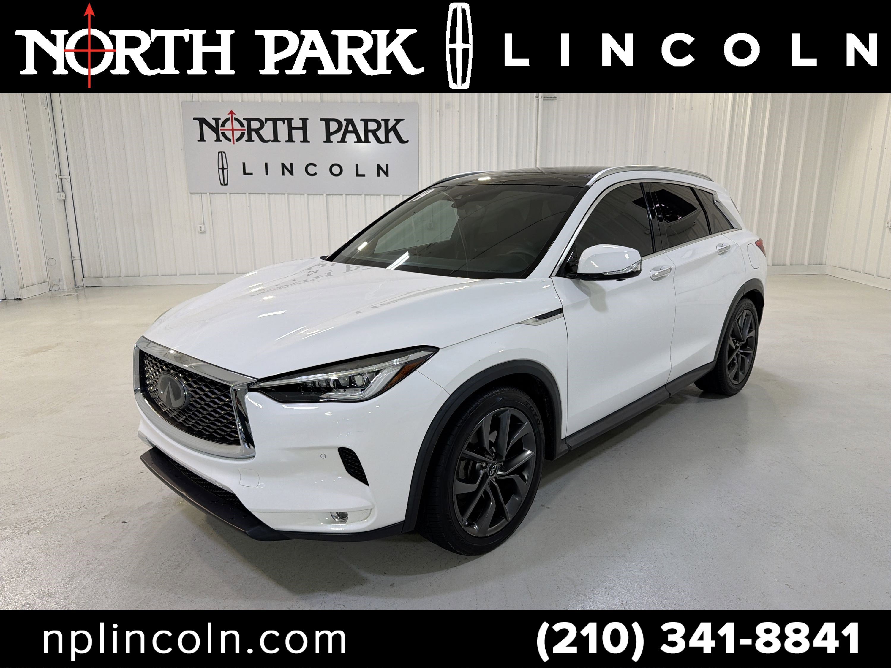 Used 2019 INFINITI QX50 Essential w/ Sensory Package FWD image 1