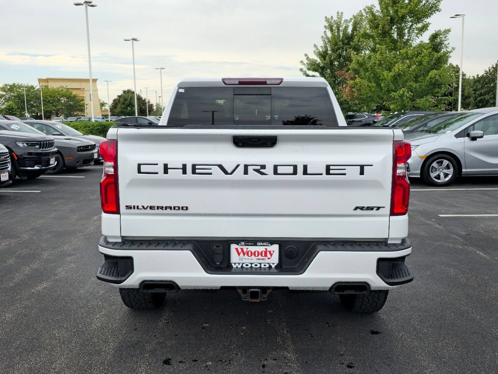 Certified 2022 Chevrolet Silverado 1500 RST w/ Redline Edition AWD/4WD image 9