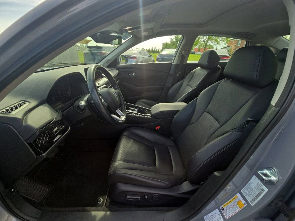 Used 2024 Honda Accord Touring image 12