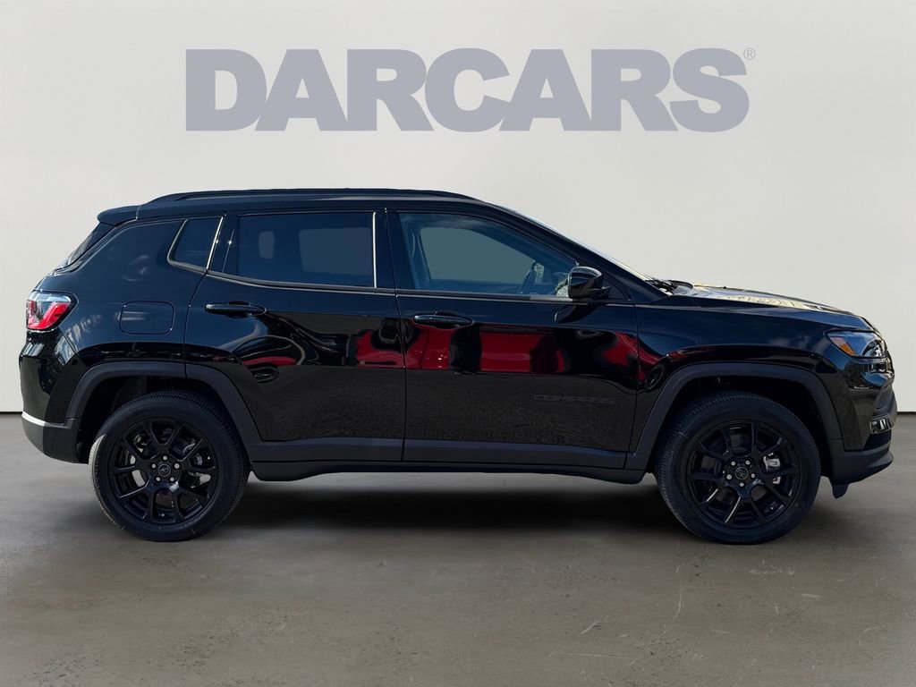 New 2026 Jeep Compass Latitude image 8