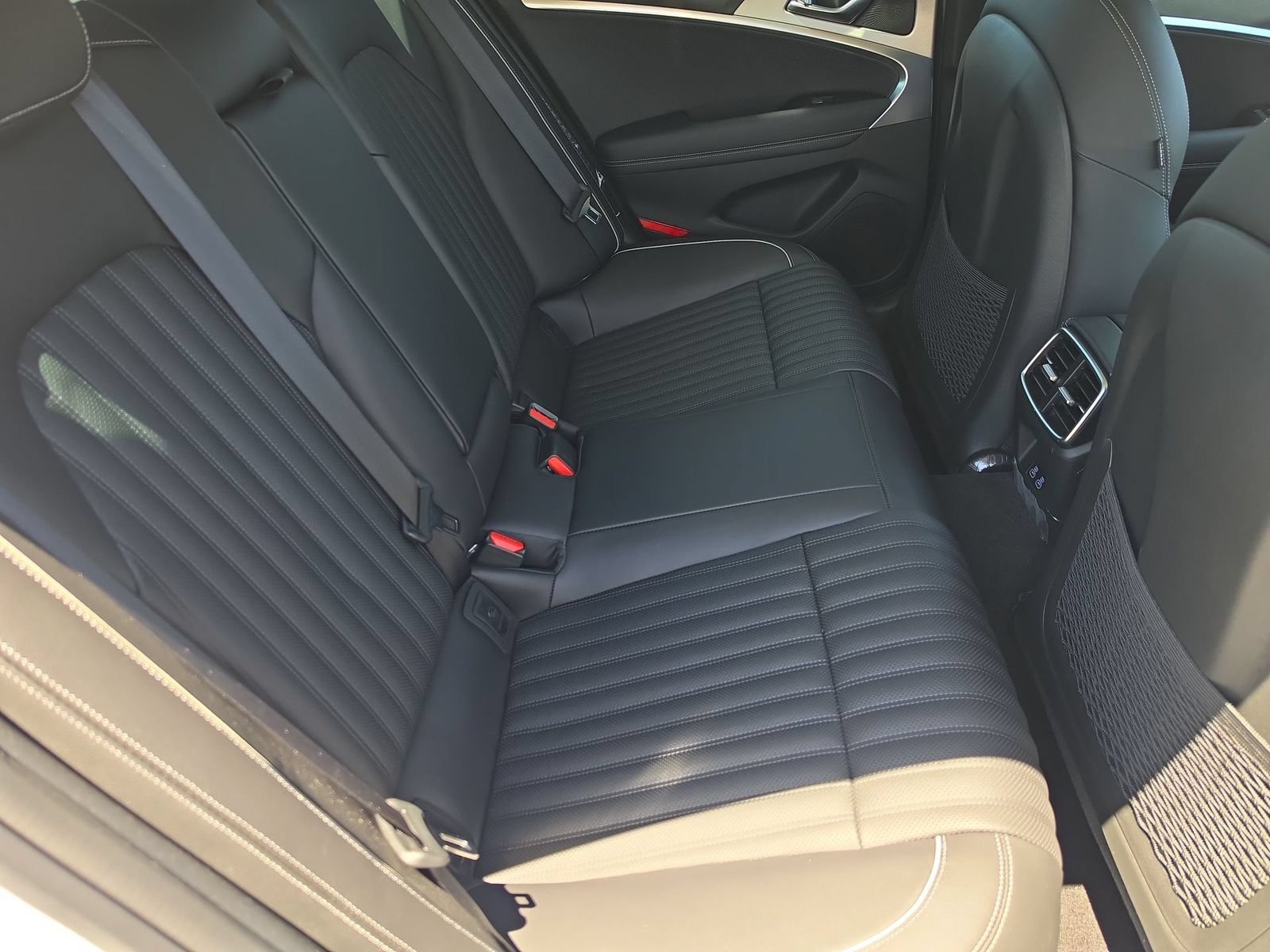 Certified 2026 Genesis G70 2.5T Prestige RWD image 17