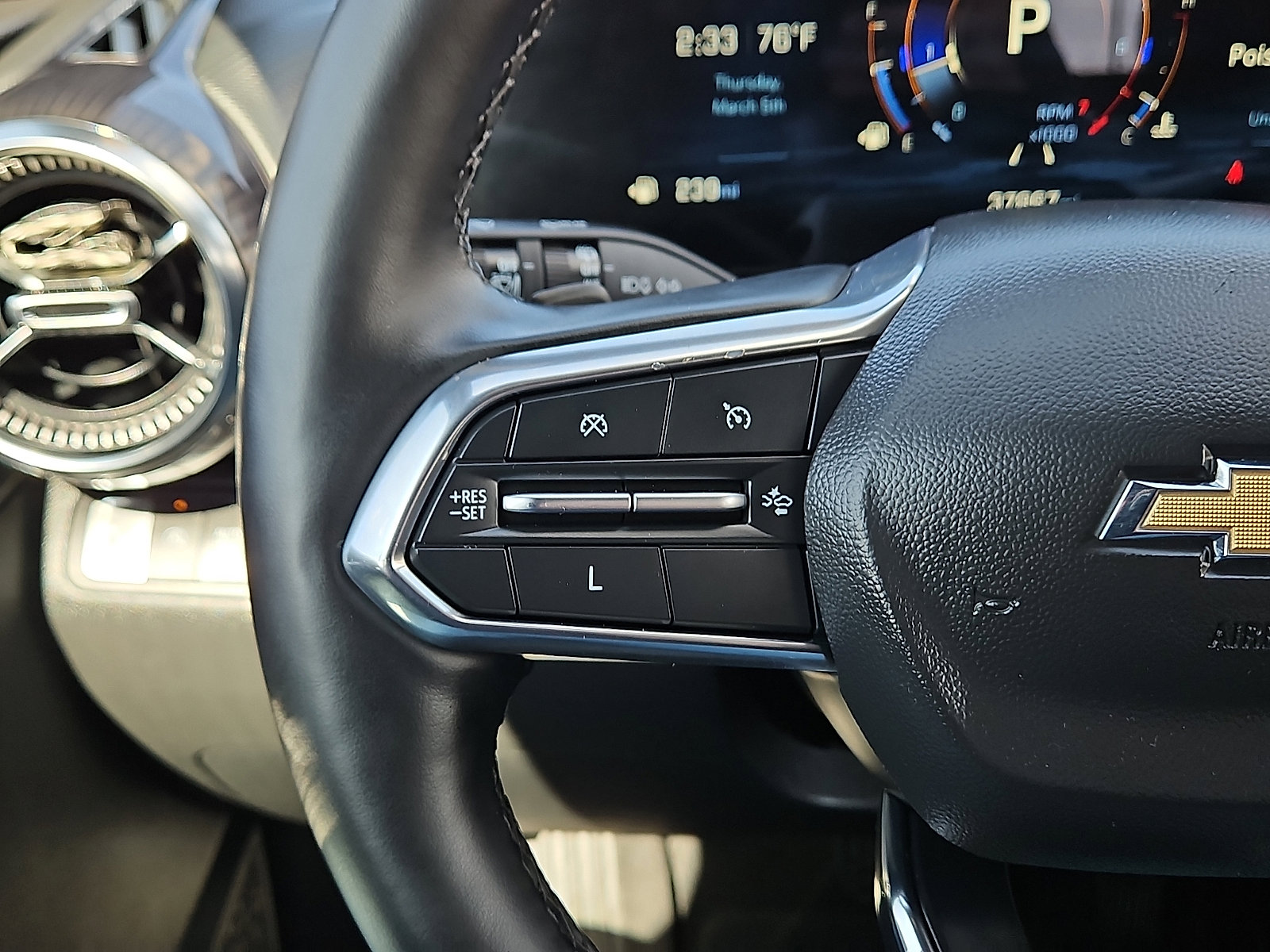 Used 2025 Chevrolet Equinox LT w/ Convenience Package II image 17