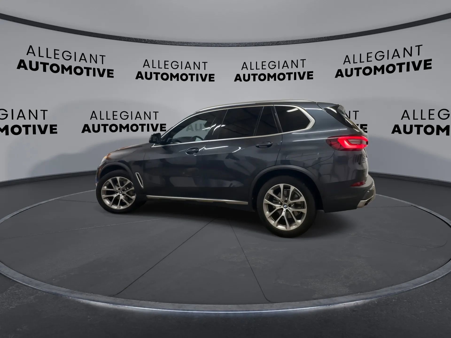 Used 2022 BMW X5 sDrive40i w/ Premium Package RWD image 10