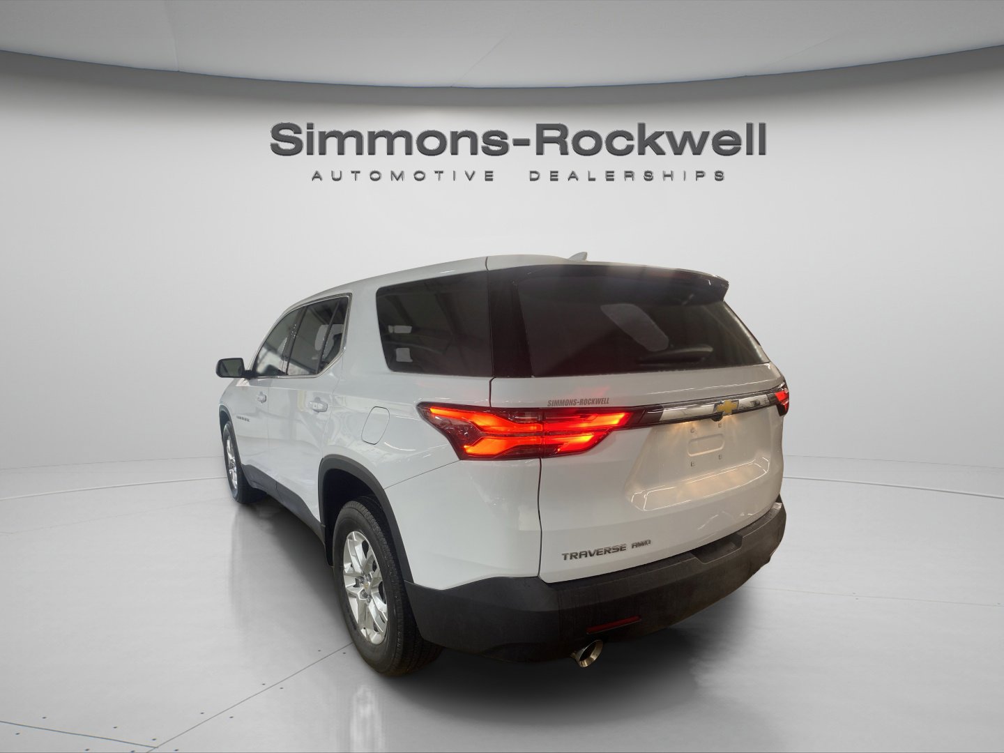 Used 2023 Chevrolet Traverse LS image 7