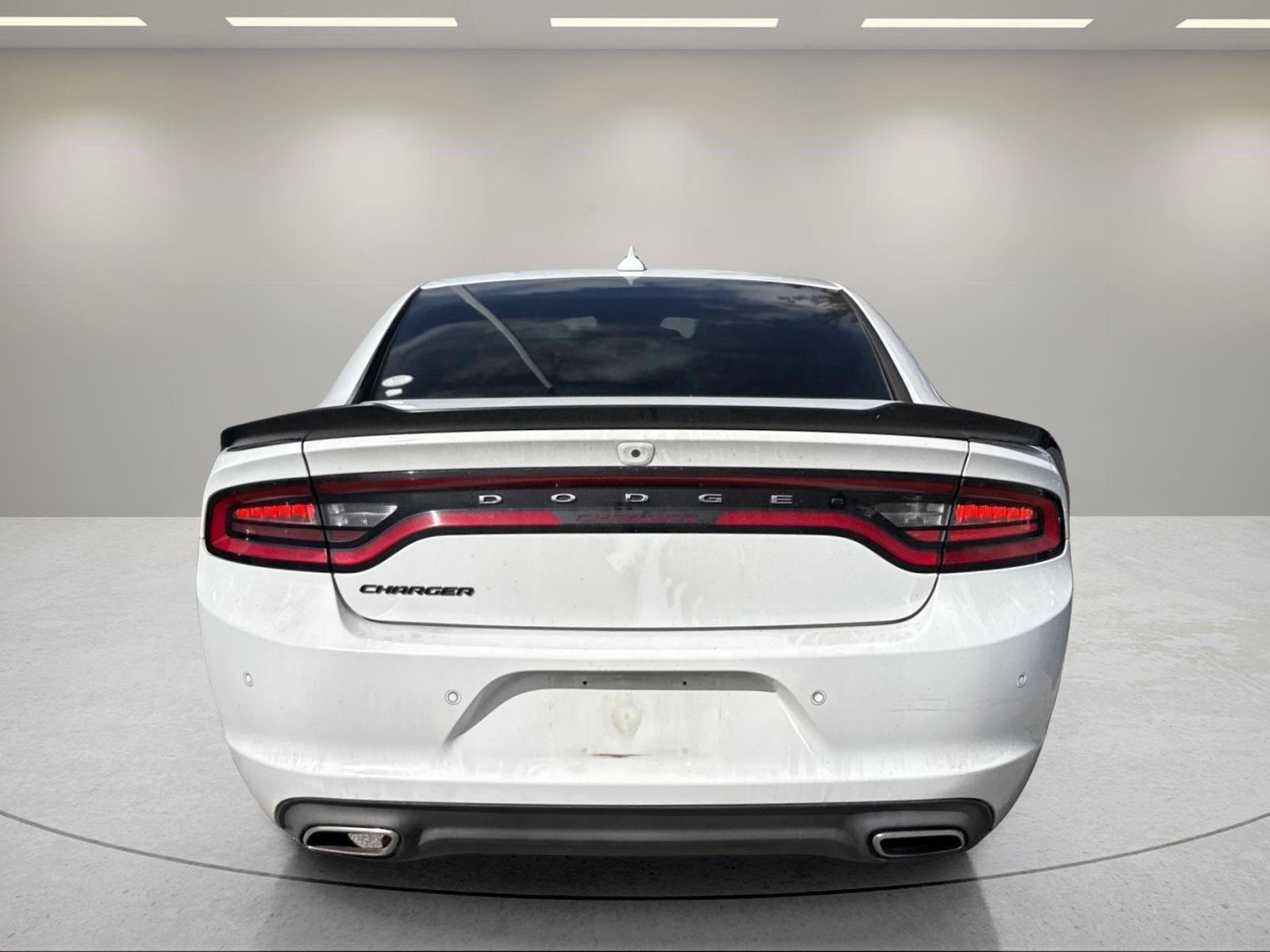 Used 2018 Dodge Charger SXT Plus w/ Blacktop Package RWD image 9