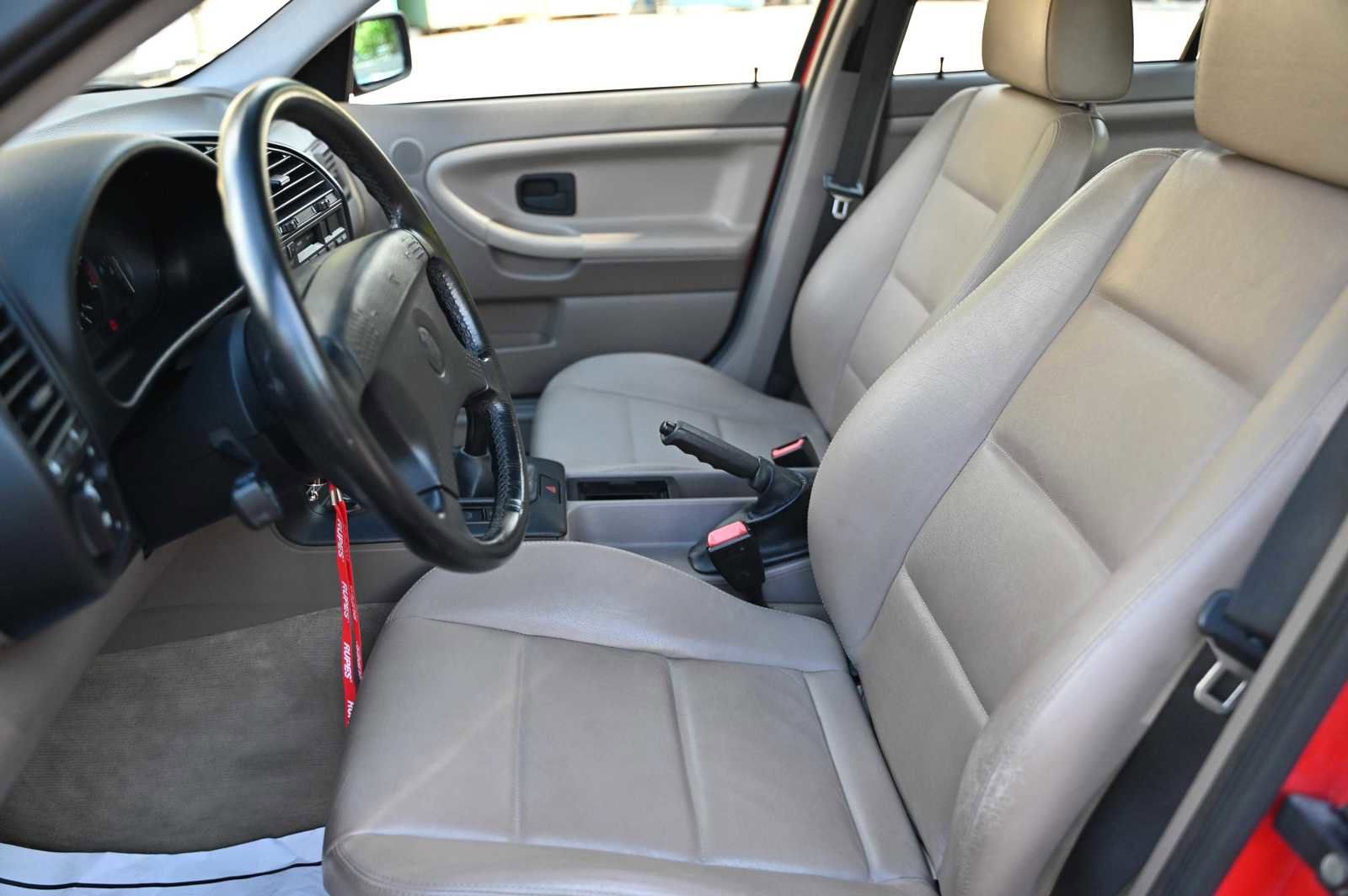 Used 1992 BMW 325i Sedan image 18