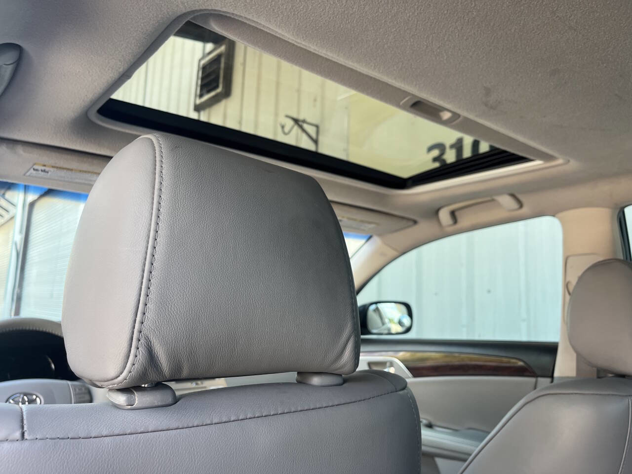 Used 2008 Toyota Avalon XLS image 19