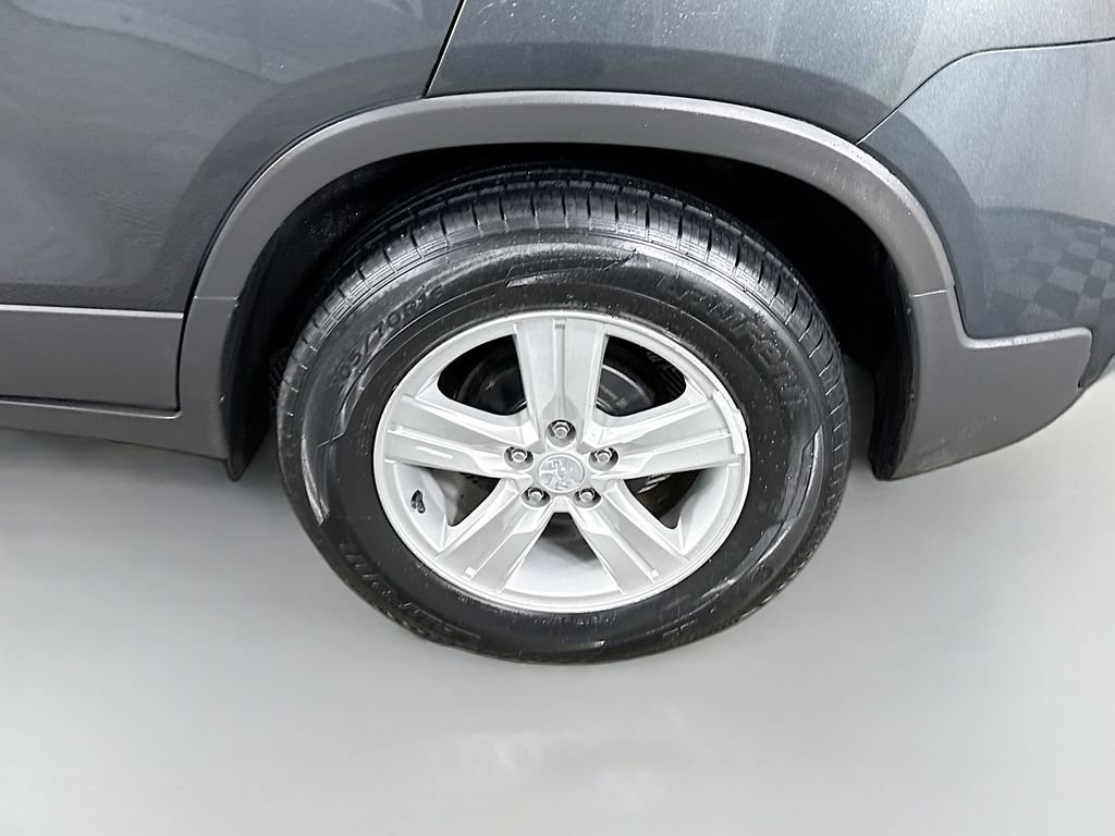 Used 2019 Chevrolet Trax LS image 31