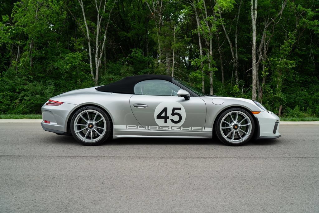 Used 2019 Porsche 911 Speedster RWD image 3