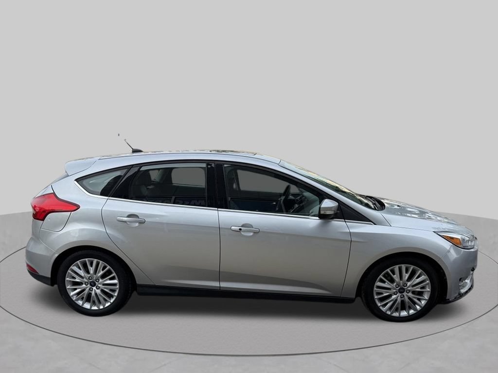 Used 2017 Ford Focus Titanium FWD image 5