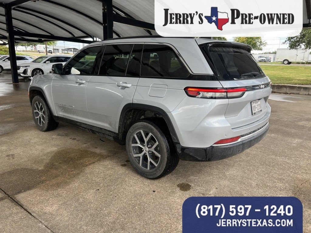 Used 2024 Jeep Grand Cherokee Limited w/ Trailer Tow Package RWD image 5