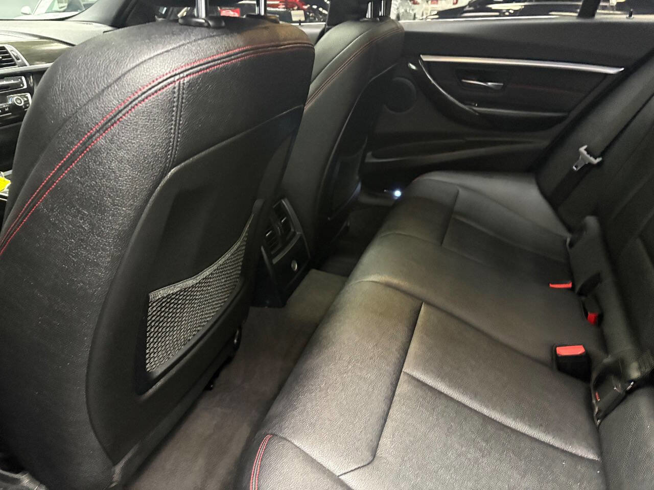 Used 2018 BMW 330i Sedan image 28