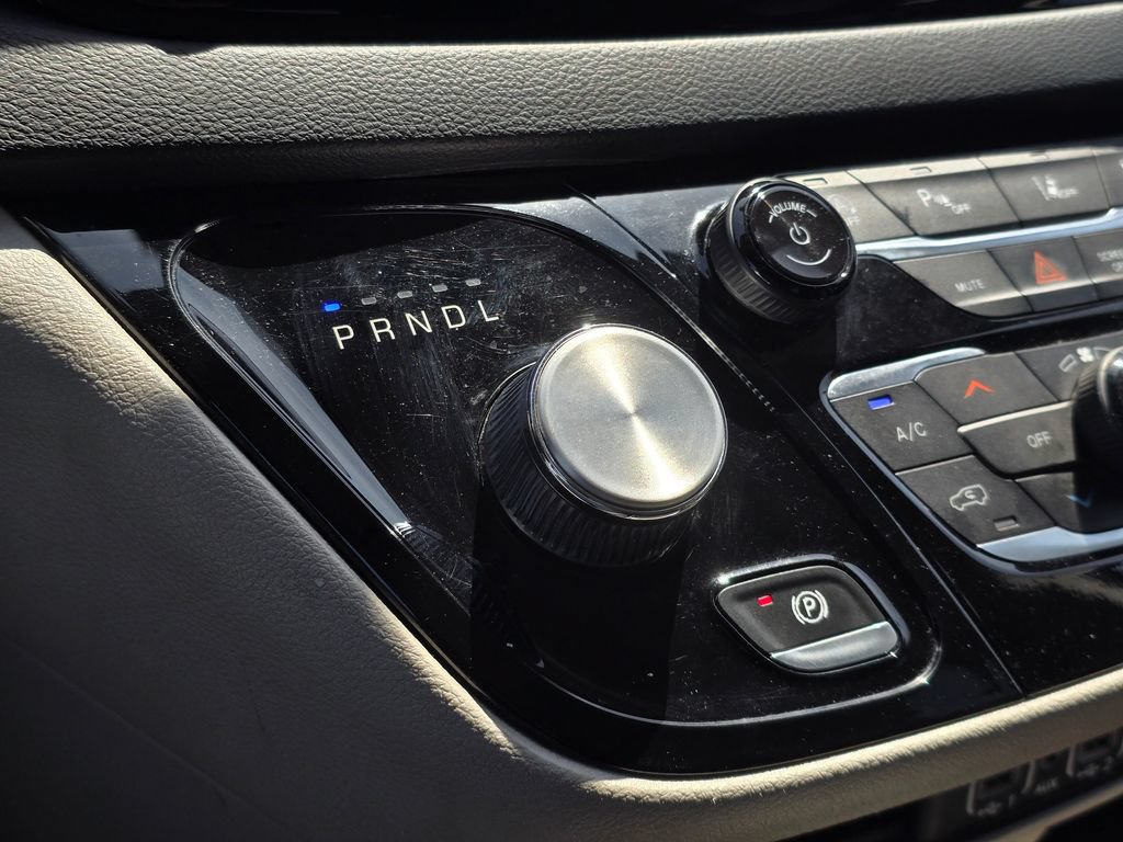 Used 2023 Chrysler Pacifica Touring-L FWD image 24