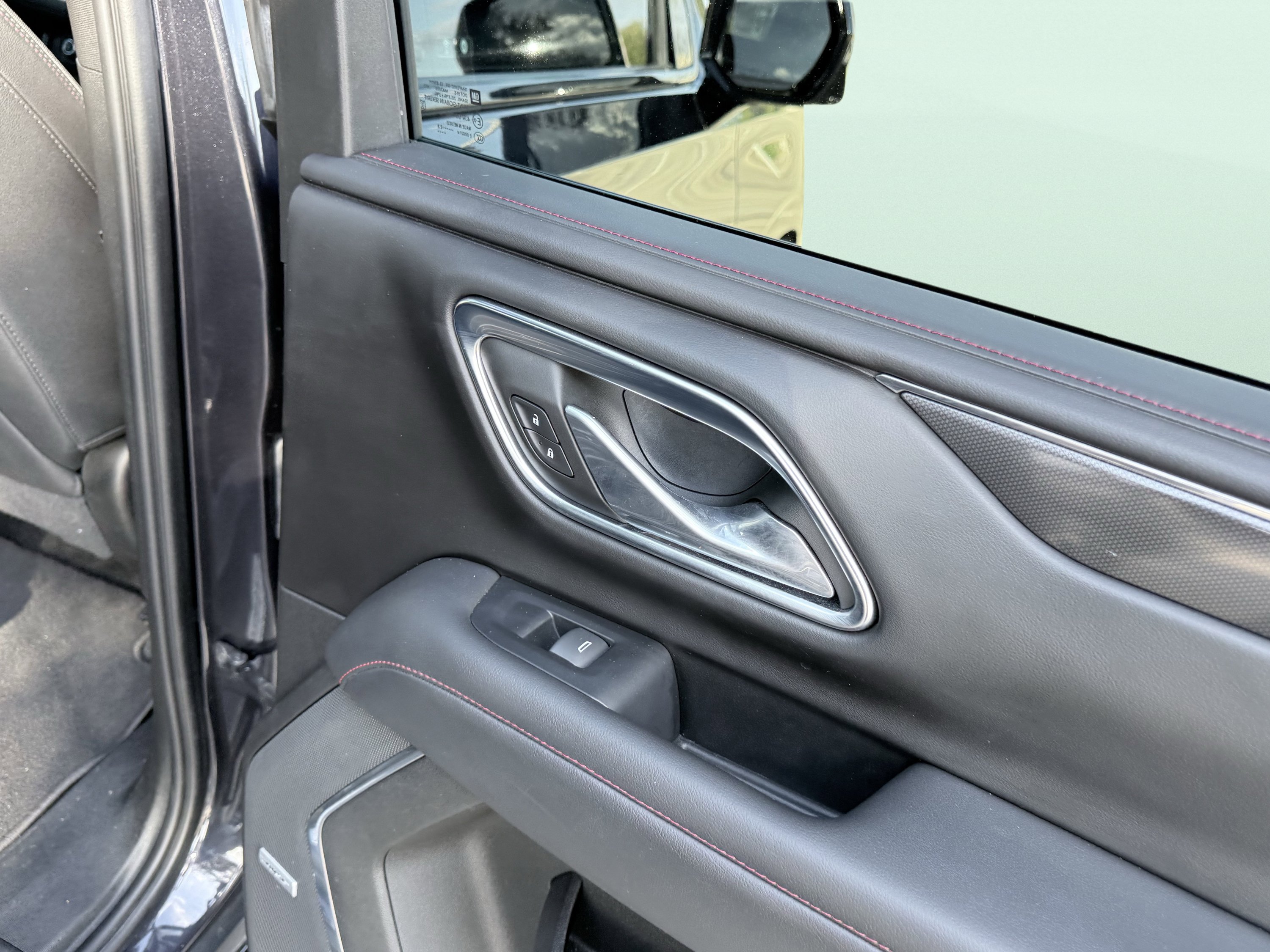 Used 2023 Chevrolet Tahoe RST w/ Luxury Package RWD image 39
