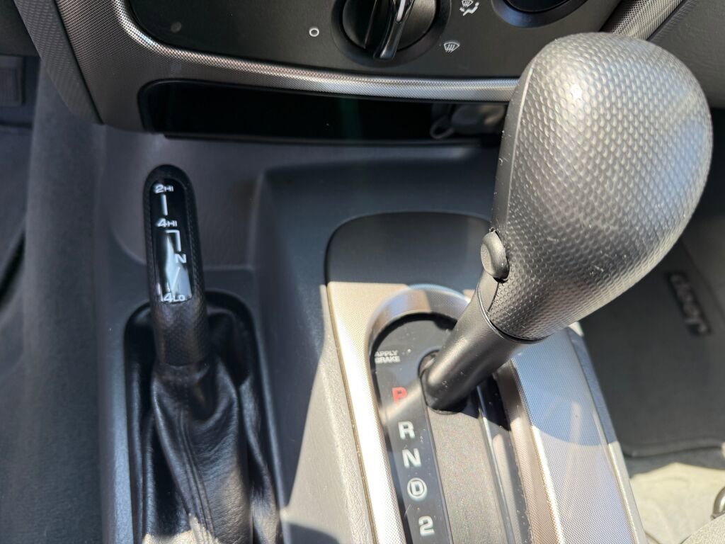 Used 2006 Jeep Liberty Renegade w/ Trailer Tow Group image 14