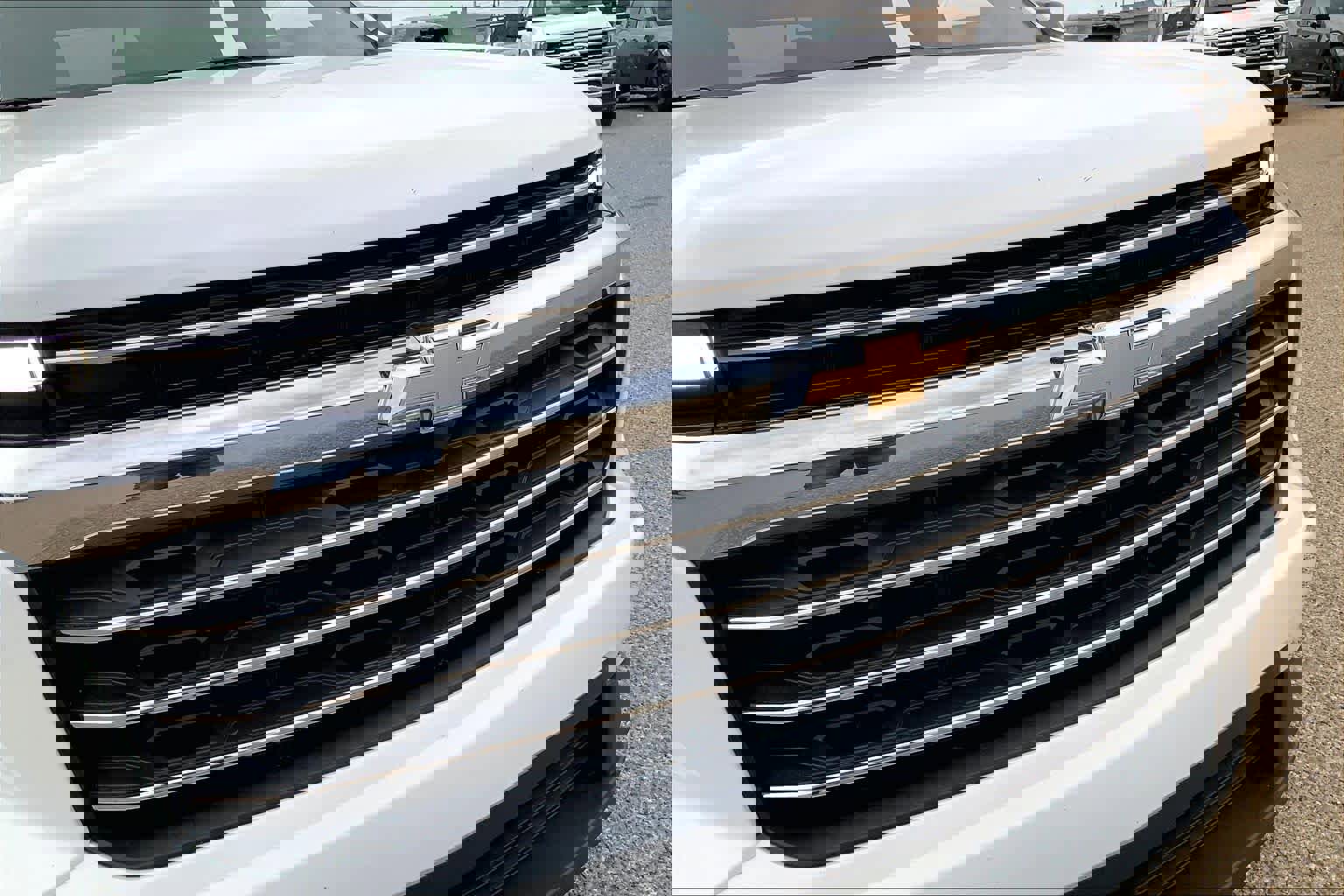 Used 2025 Chevrolet Traverse LT image 36