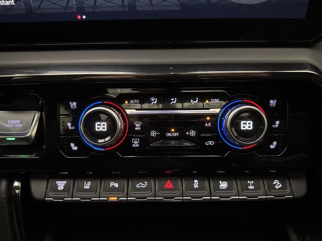 Used 2024 GMC Sierra 2500 AT4X image 51