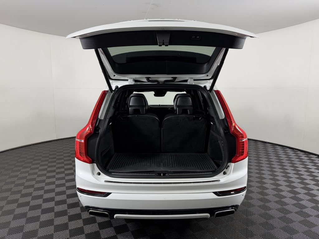 Used 2018 Volvo XC90 T6 R-Design w/ Convenience Package AWD/4WD image 11