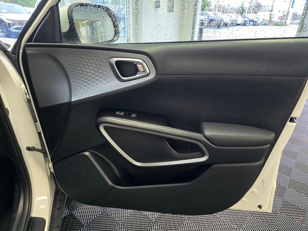 Used 2024 Kia Soul LX w/ Option Group 015 image 42