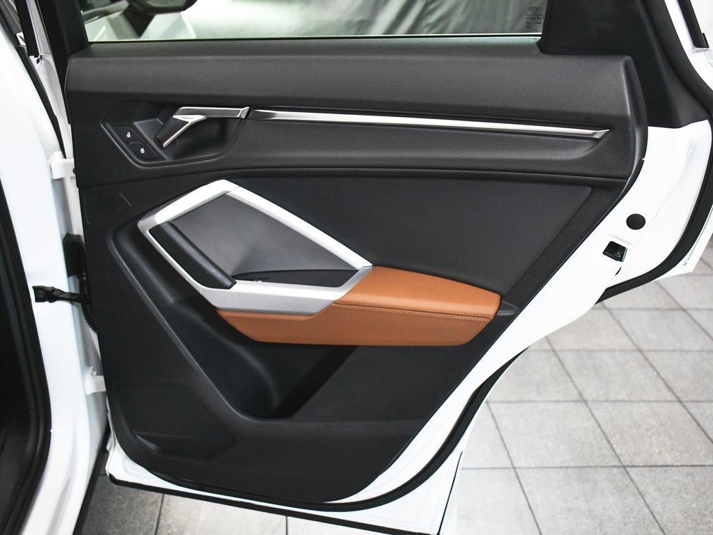 Used 2022 Audi Q3 2.0T Premium w/ Convenience Package image 12