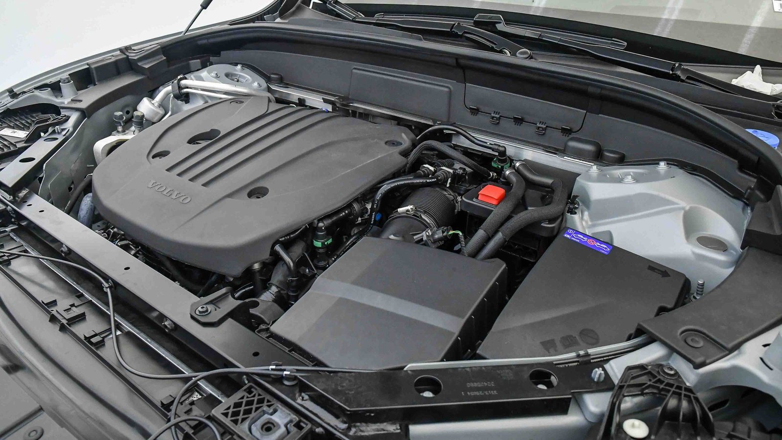 Certified 2025 Volvo XC60 B5 Ultra w/ Protection Package Premier image 32