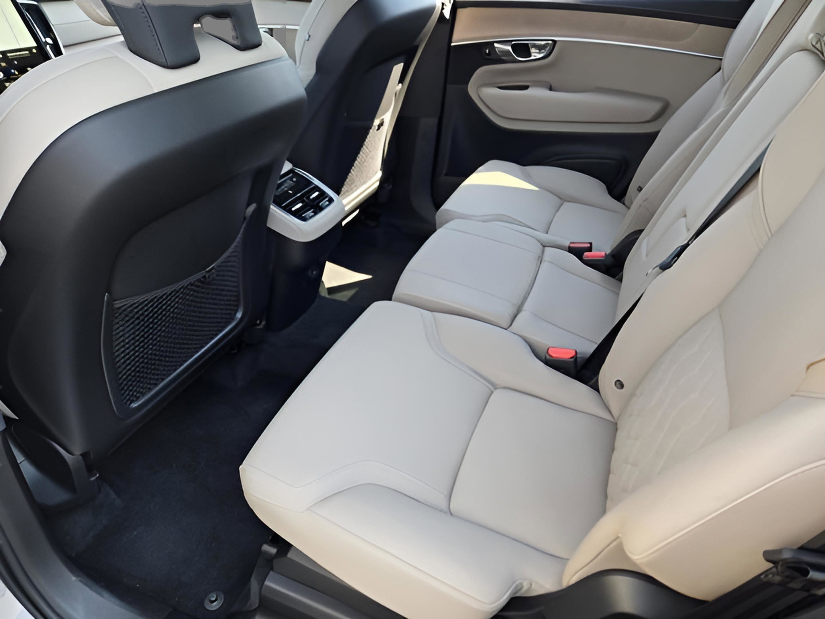 Used 2026 Volvo XC90 B6 Plus w/ Protection Package Premier AWD/4WD image 26