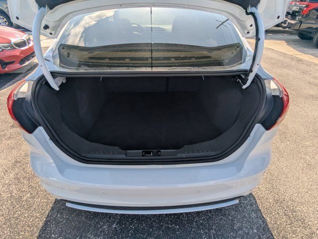 Used 2016 Ford Focus SE w/ SE Sport Package FWD image 13