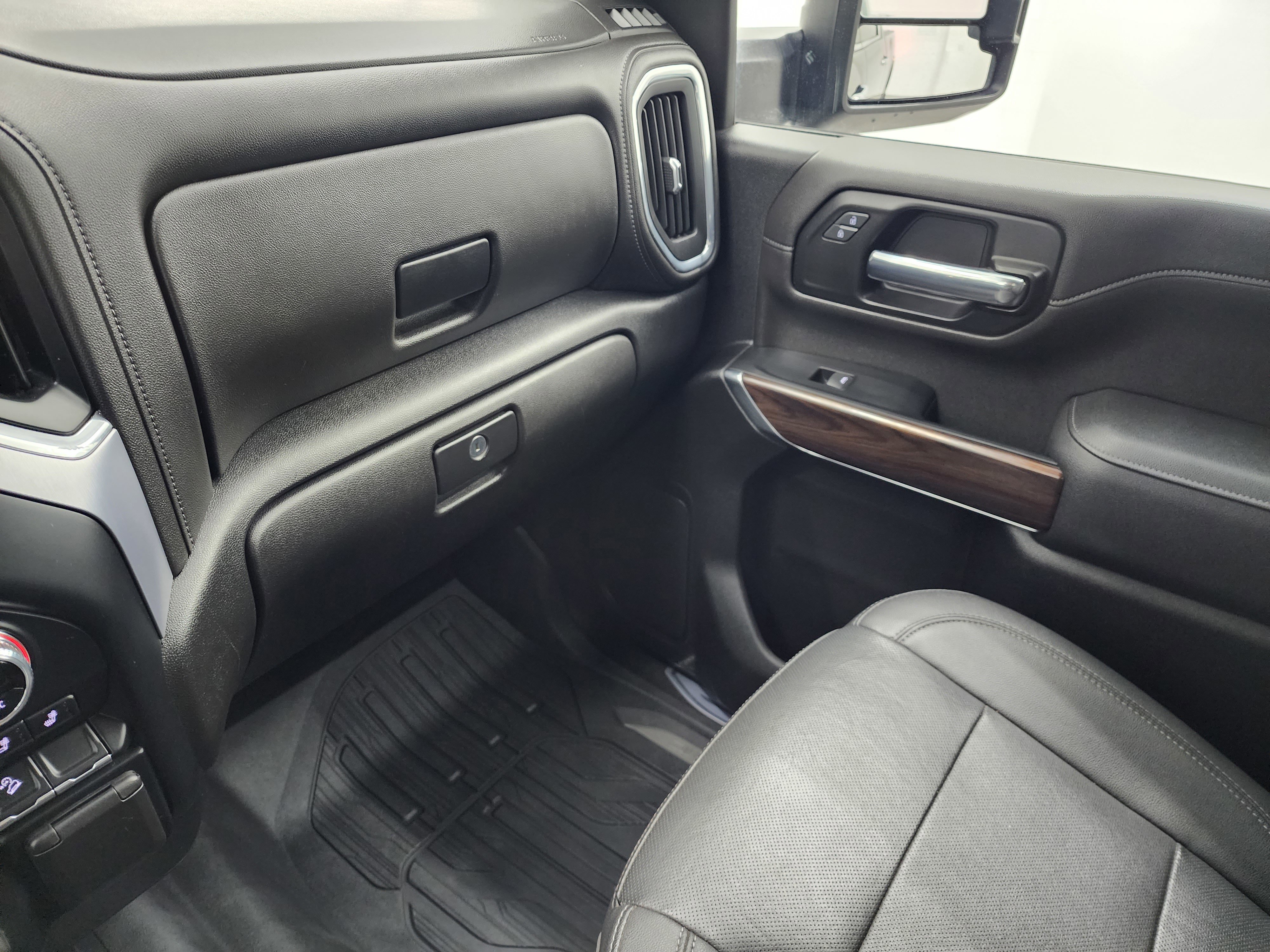 Used 2022 GMC Sierra 2500 SLT w/ LPO, GMC Protection Package image 12