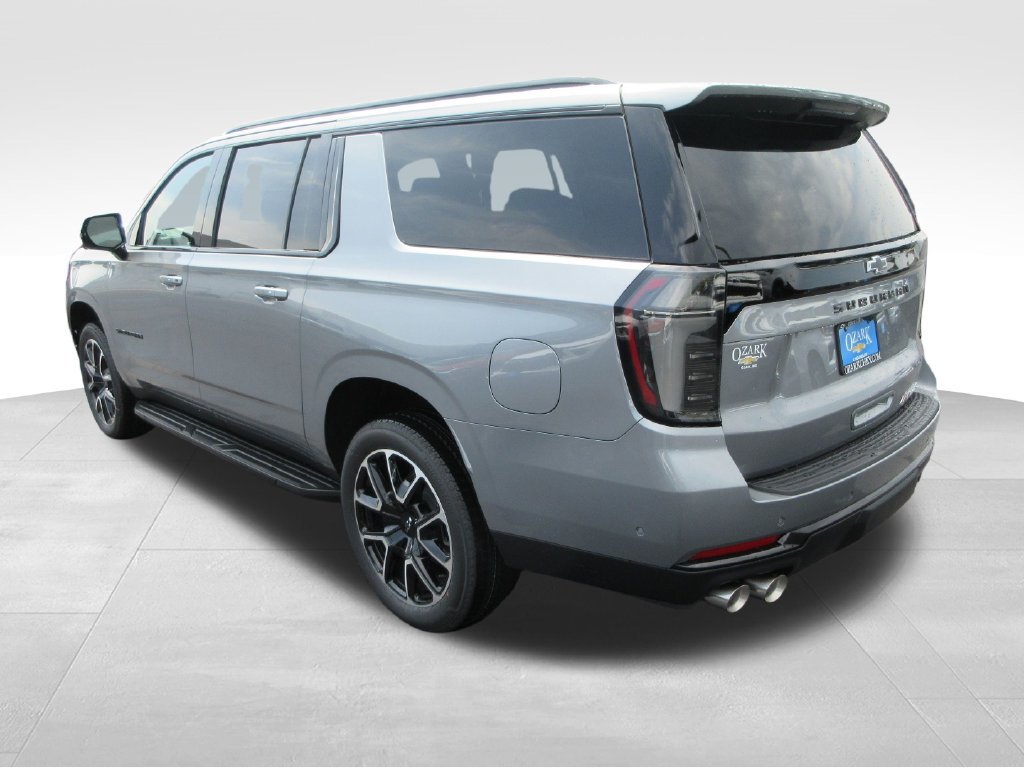 New 2026 Chevrolet Suburban RST w/ RST Capability Package AWD/4WD image 4