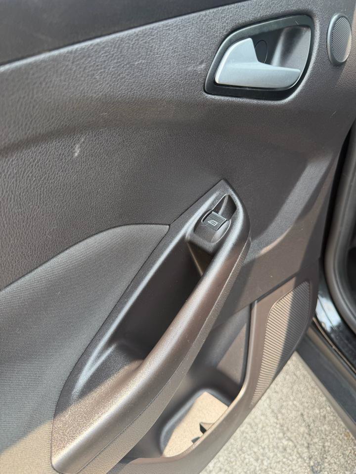 Used 2014 Ford Focus Titanium FWD image 35