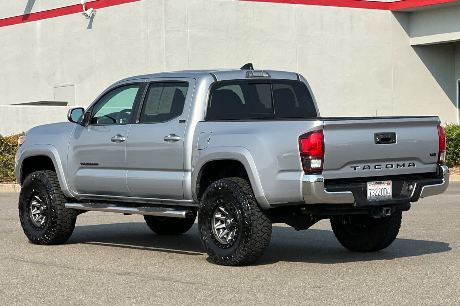 Used 2020 Toyota Tacoma SR5 w/ Blackout Package RWD image 7