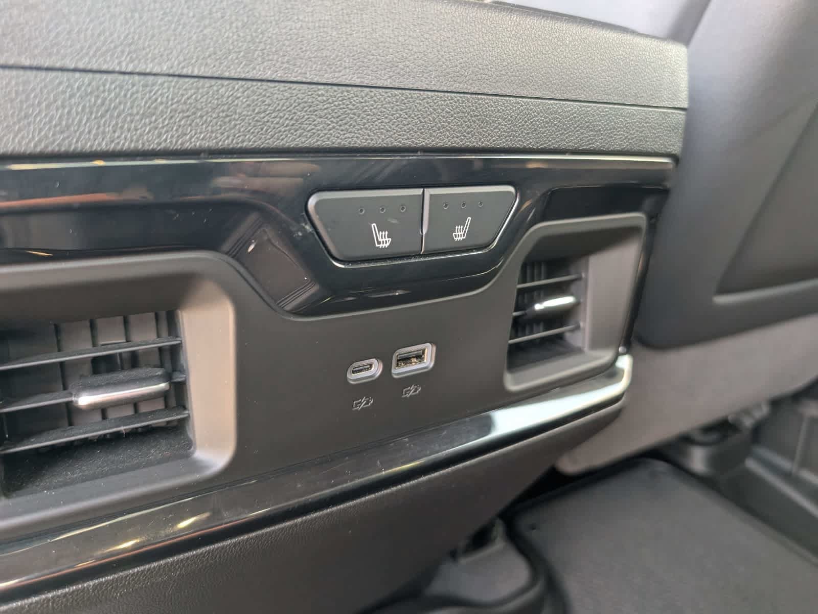 Used 2025 GMC Sierra 2500 AT4X AWD/4WD image 18