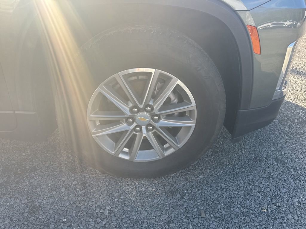 Used 2023 Chevrolet Traverse LT image 25