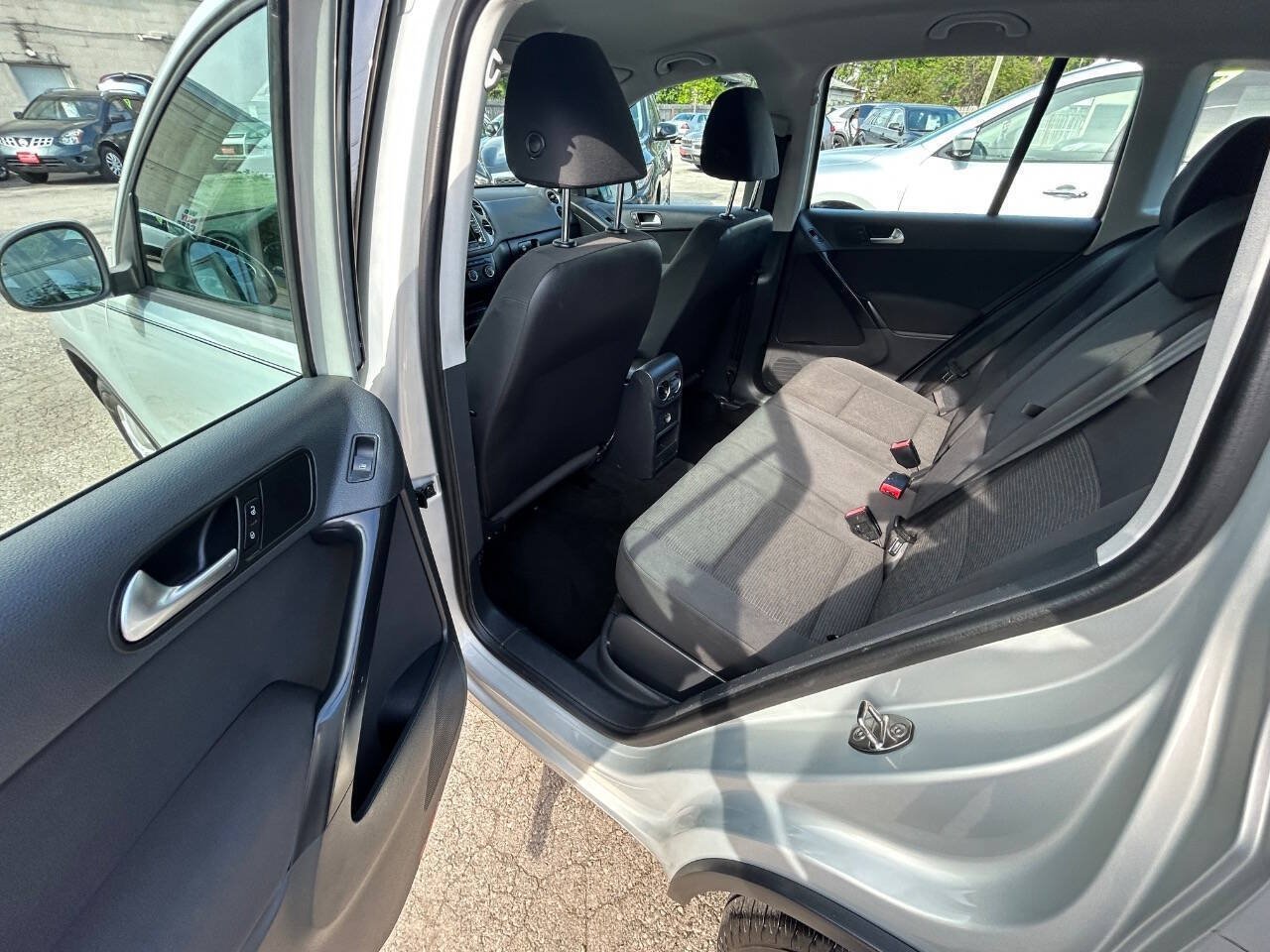 Used 2015 Volkswagen Tiguan S FWD image 7
