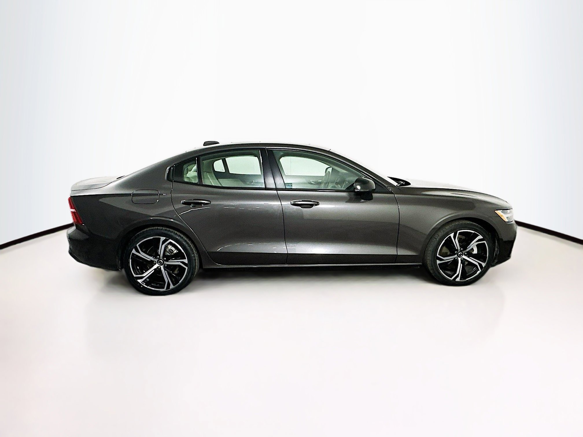 Used 2024 Volvo S60 B5 Plus image 10