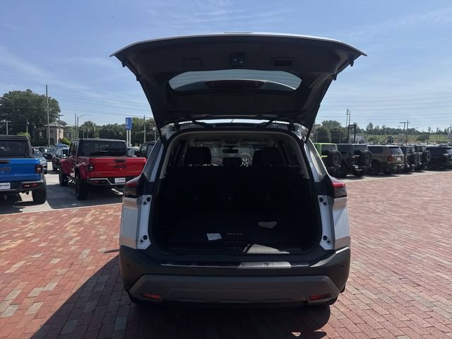 Used 2023 Nissan Rogue SV FWD image 28