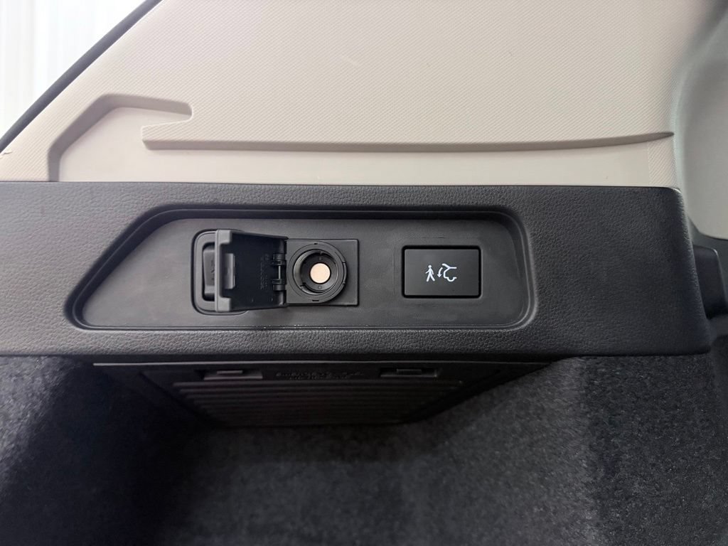 Used 2025 Acura MDX FWD w/ Technology Package image 38