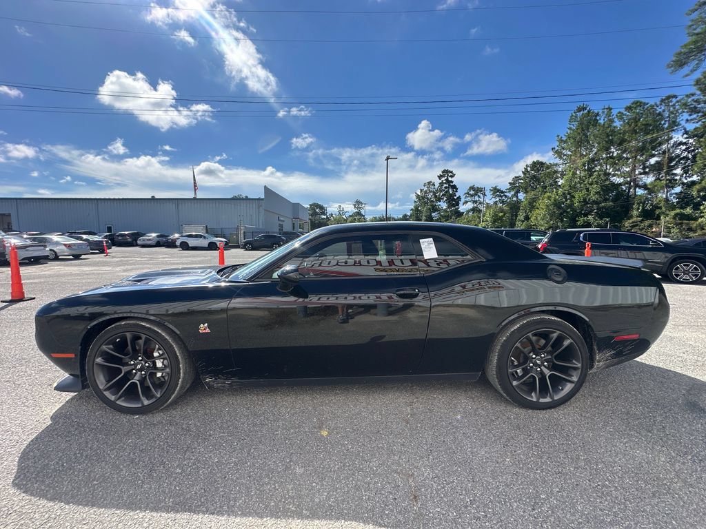 Used 2022 Dodge Challenger R/T Scat Pack RWD image 5