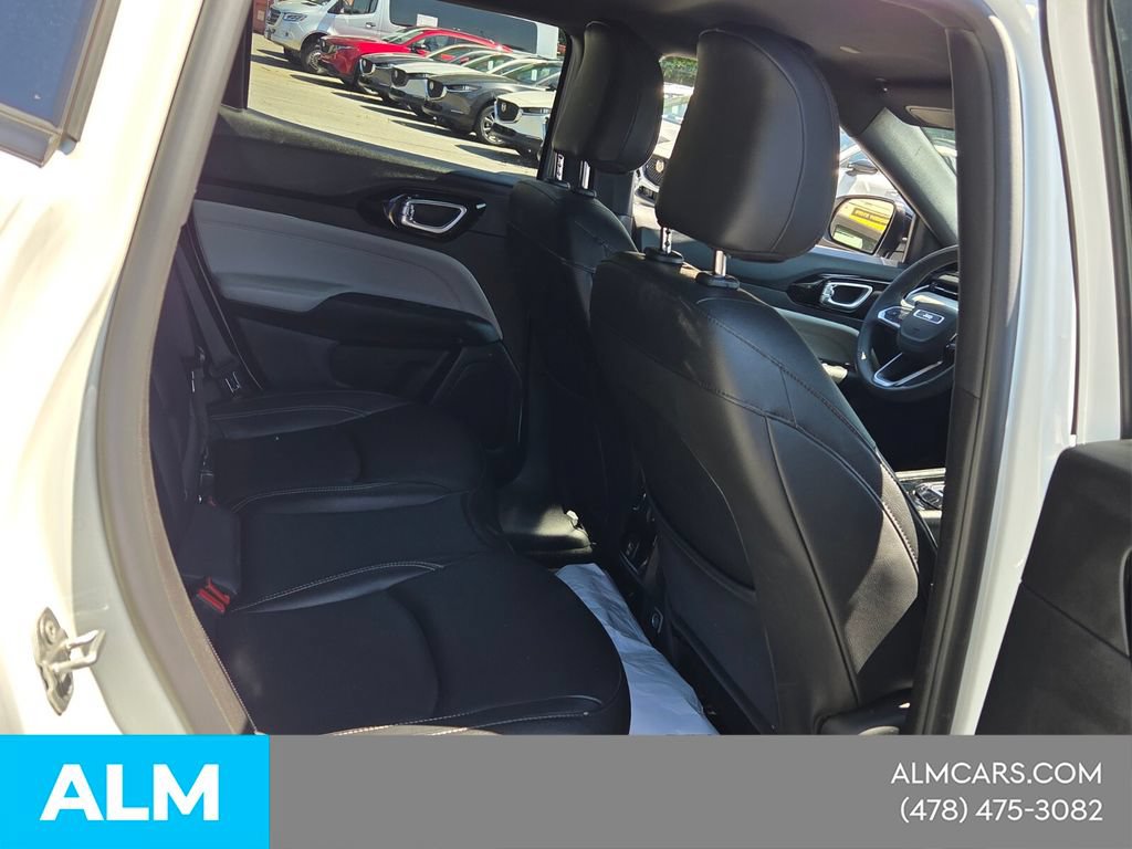 Used 2025 Jeep Compass Limited AWD/4WD image 15