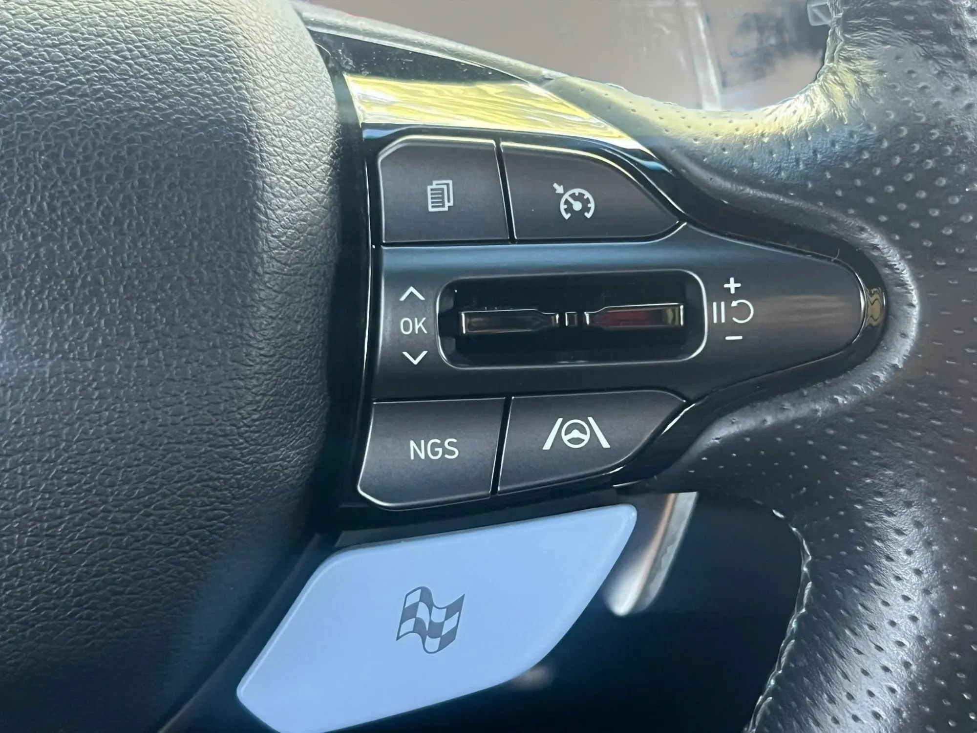 Used 2022 Hyundai Veloster N FWD image 32